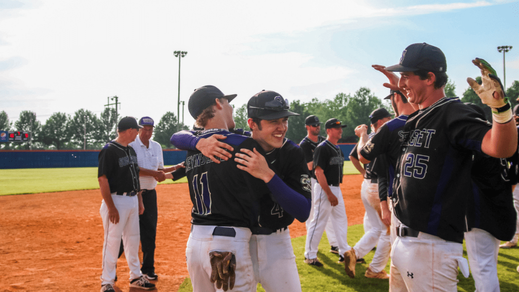 a group of baseball player