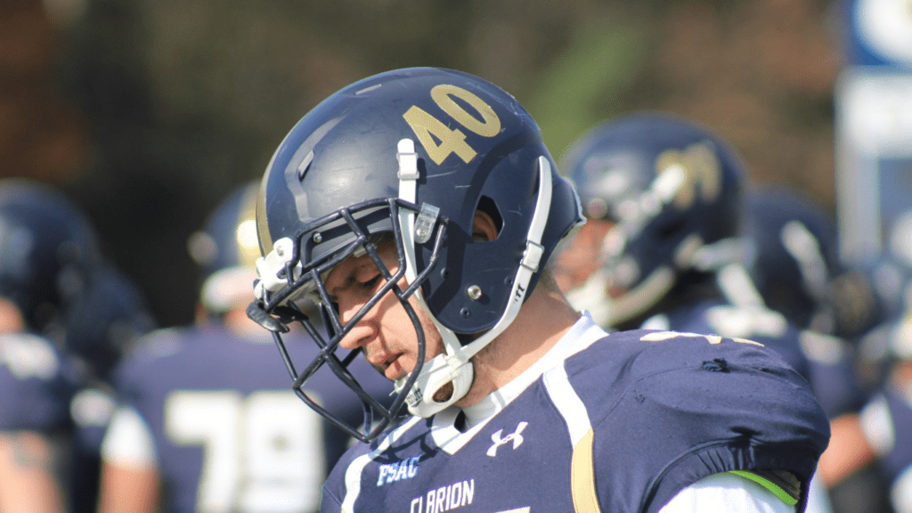 a group of football players 