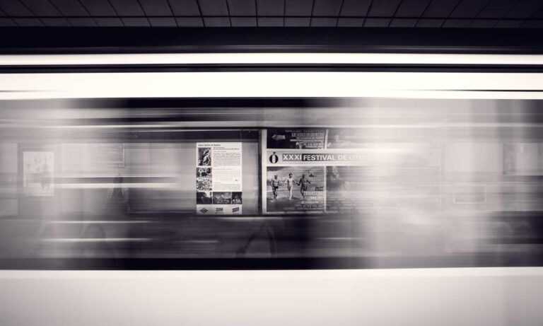 romantic good morning love gif for whatsapp